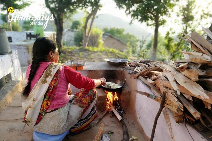 Dwarahat Village Farmstay- Babaji'S Cave 外观 照片