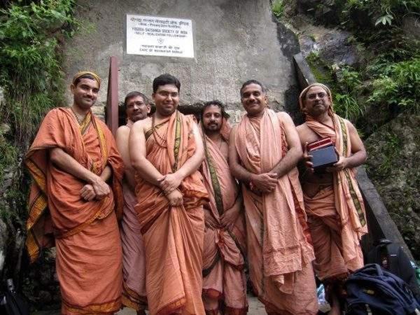 Dwarahat Village Farmstay- Babaji'S Cave 外观 照片